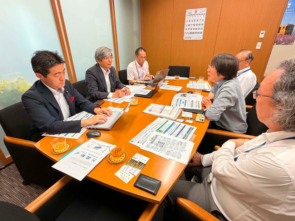 交通空白地帯の解消と福祉インフラの未来〜低速自動運転実証事業に関する懇談に同席〜の様子3